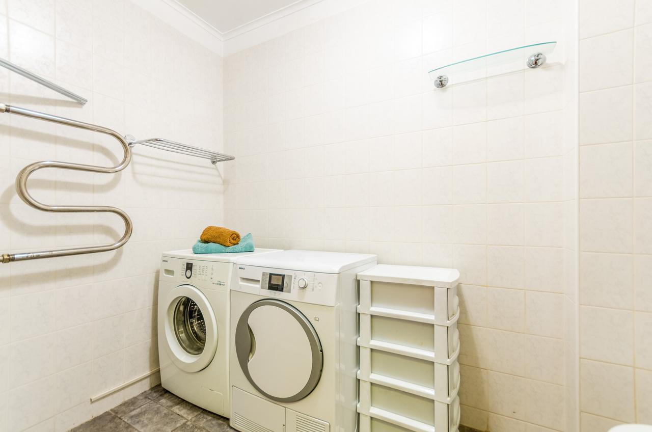 Sun City Hostel 3 Киев Экстерьер фото