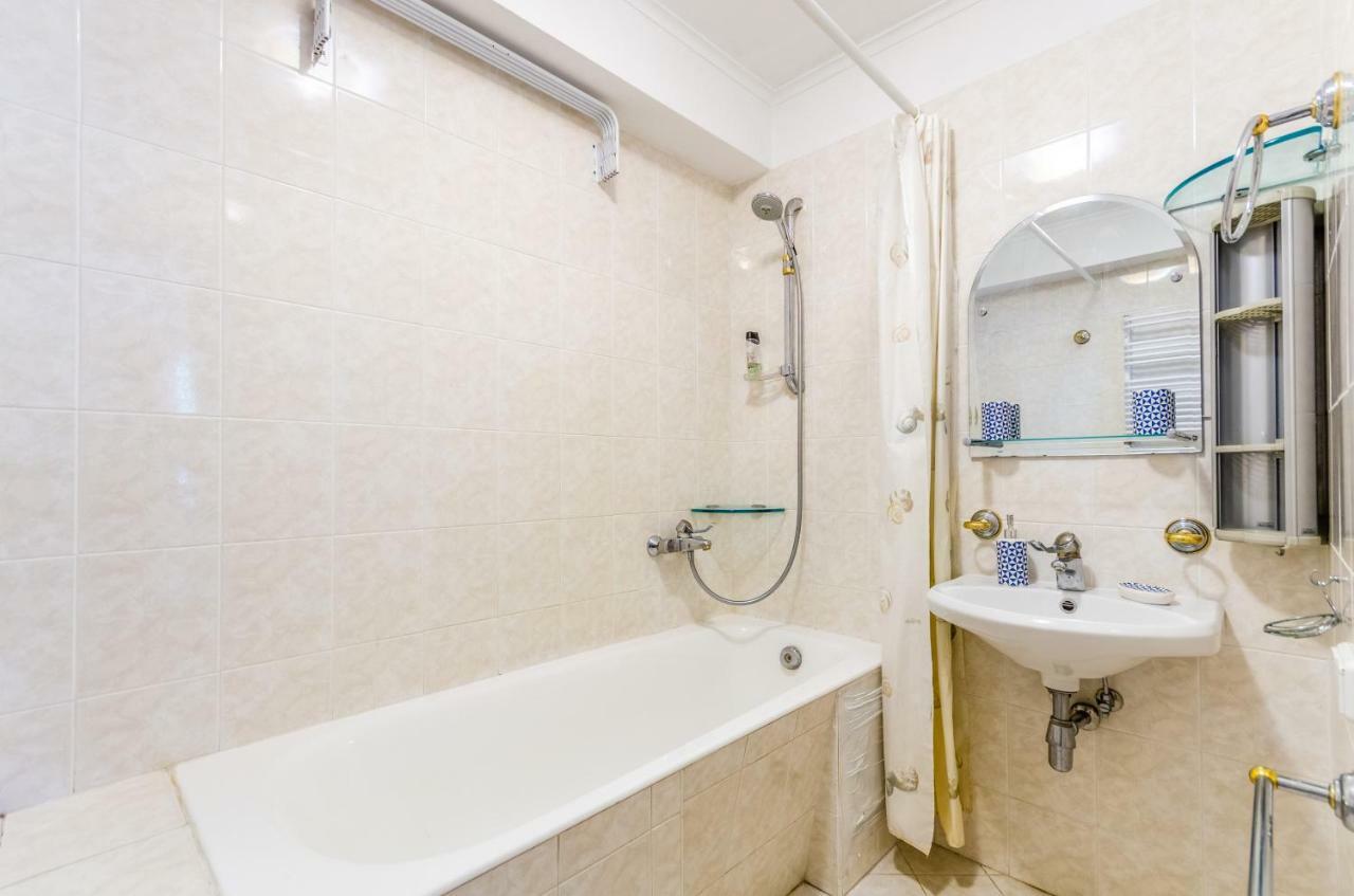 Sun City Hostel 3 Киев Экстерьер фото